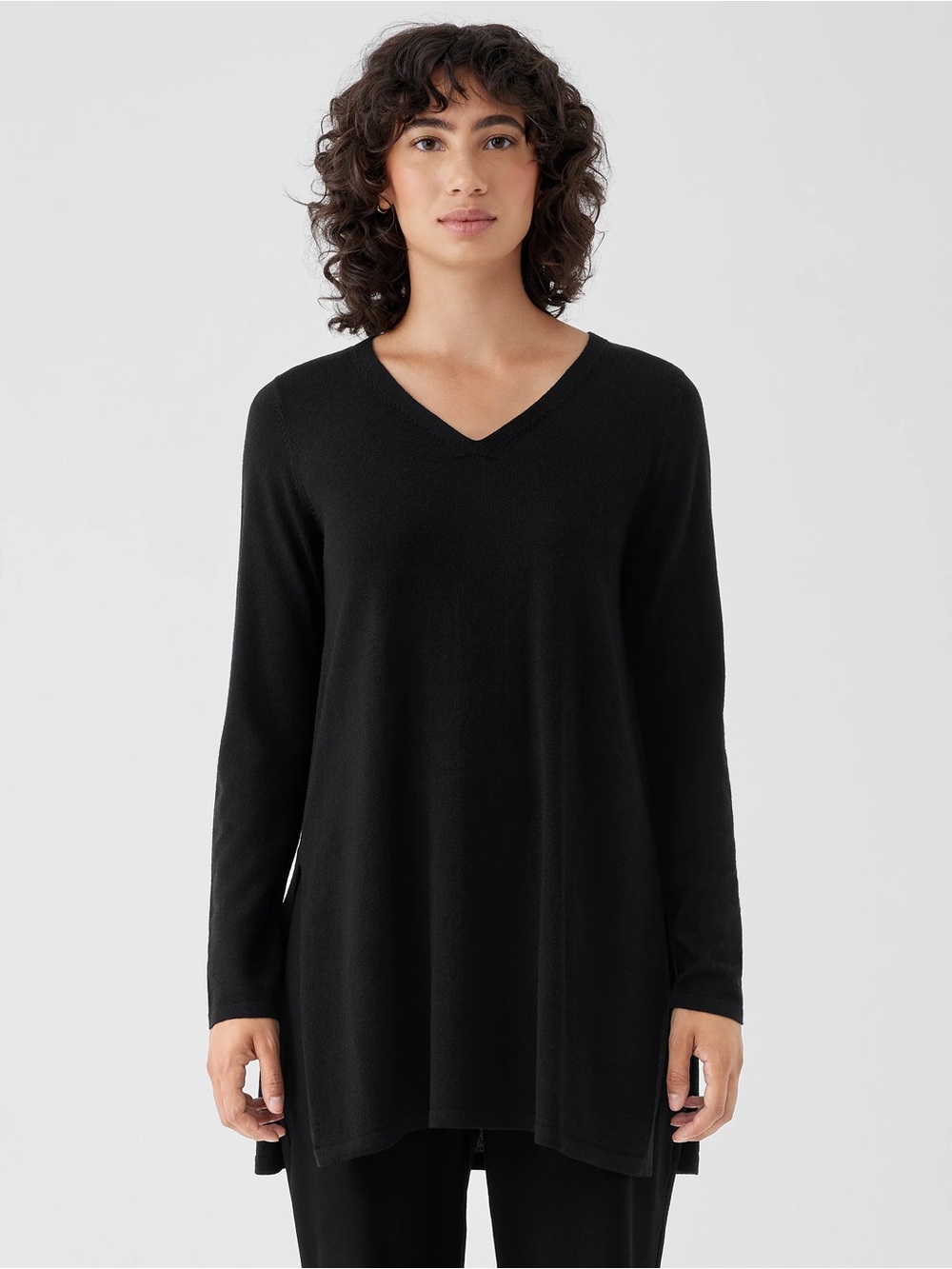 EILEEN FISHER Washable Crepe V-Neck Long Sleeve Tunic w/ Side Slits in Black - S